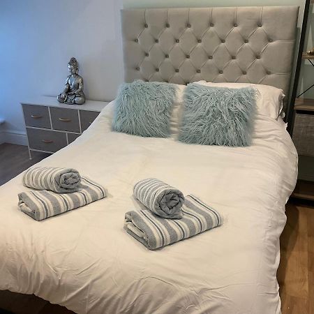 2 Bed Home From Home Apartment 41 London Exteriör bild