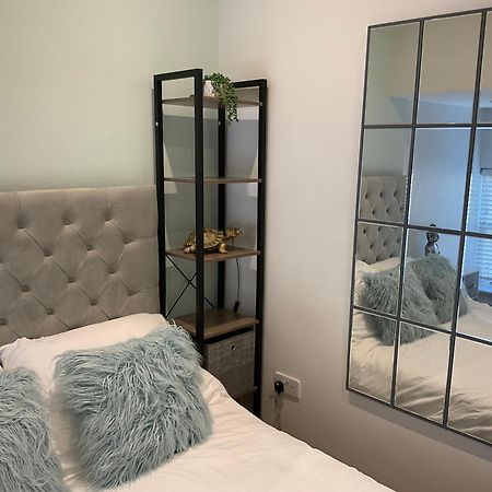 2 Bed Home From Home Apartment 41 London Exteriör bild